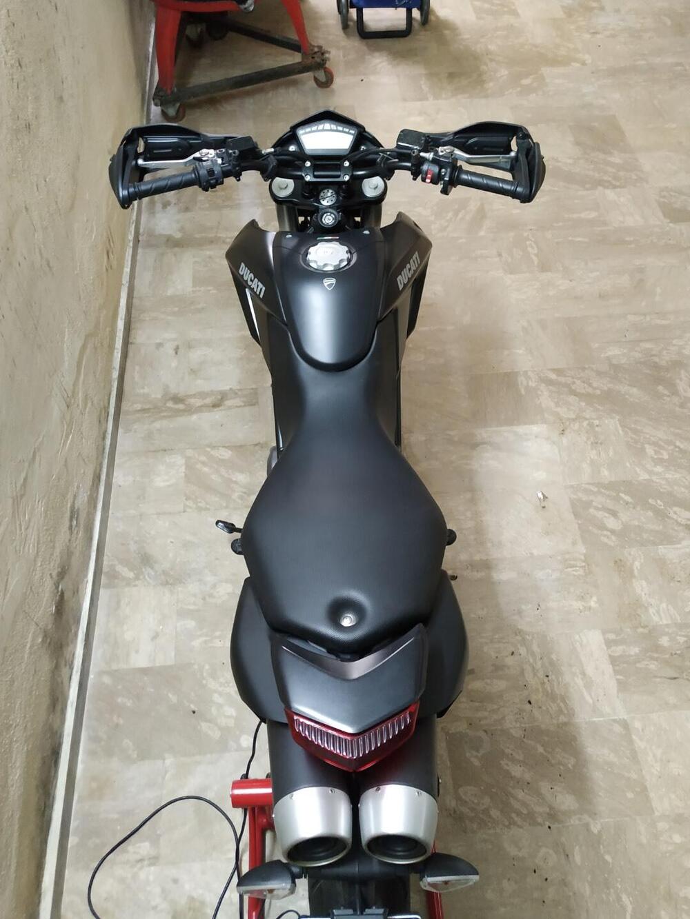 Ducati Hypermotard 796 (2012) (4)