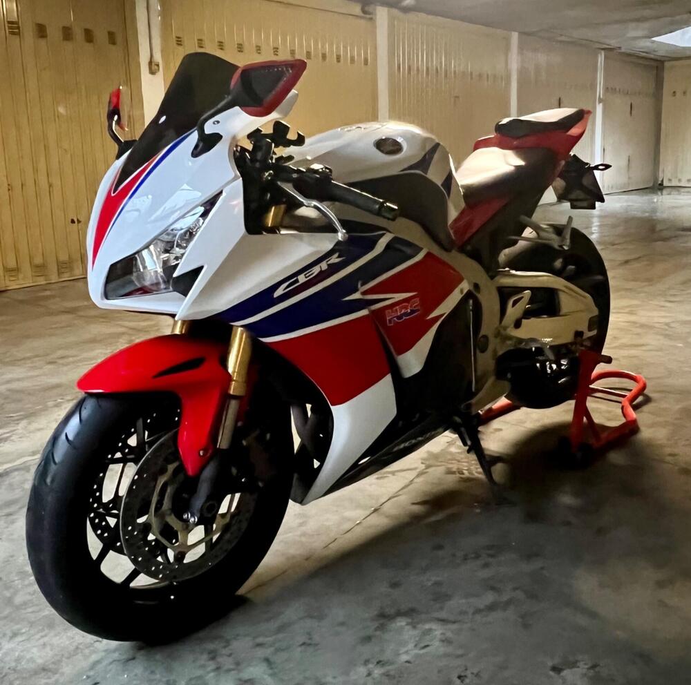 Honda CBR 1000 RR Fireblade (2012 - 16) (2)