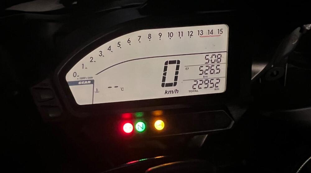 Honda CBR 1000 RR Fireblade (2012 - 16) (3)