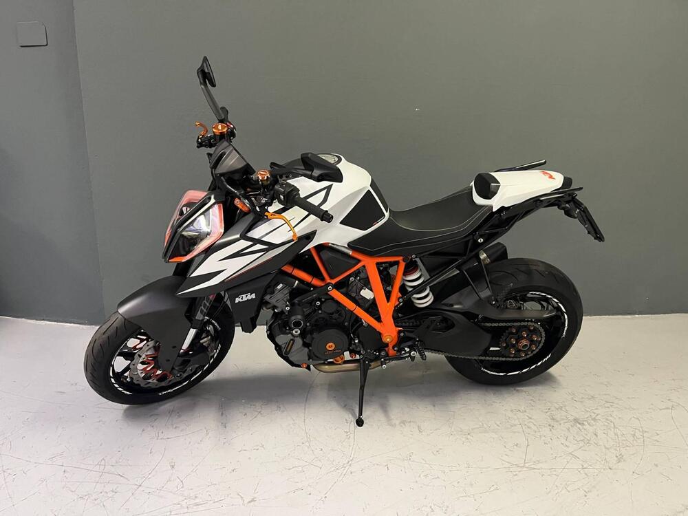 KTM 1290 Super Duke R (2019) (2)