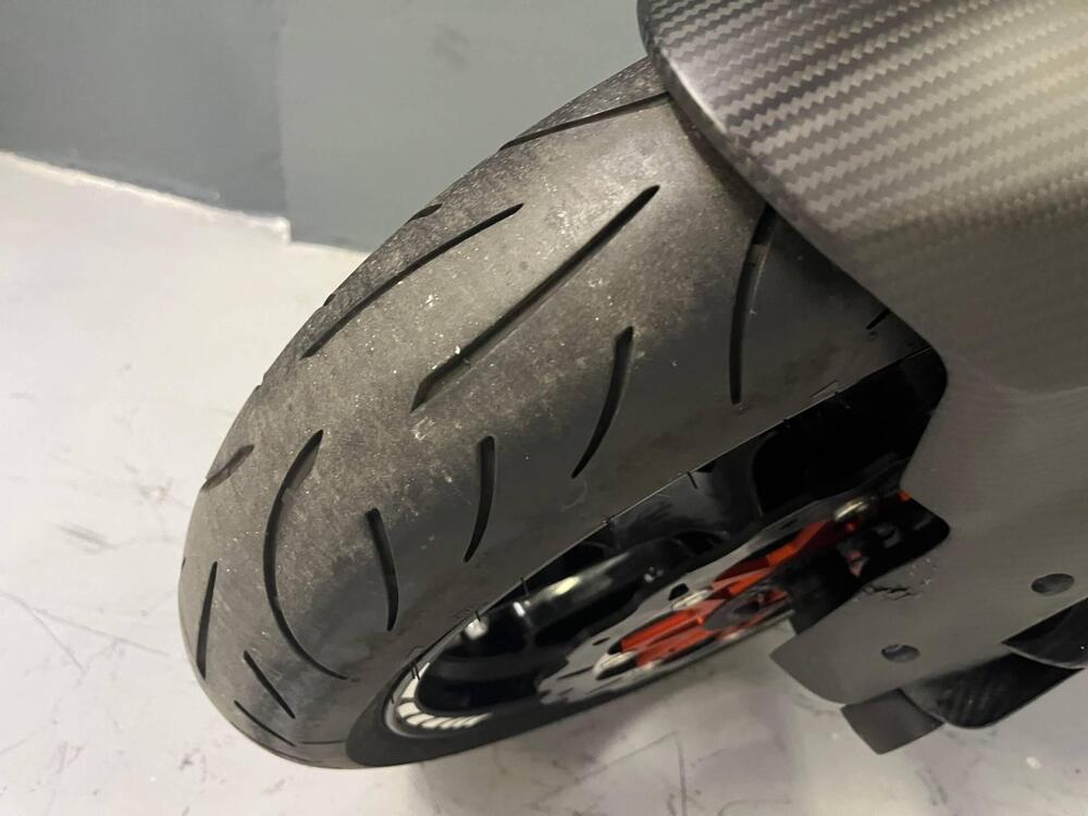 KTM 1290 Super Duke R (2019) (14)