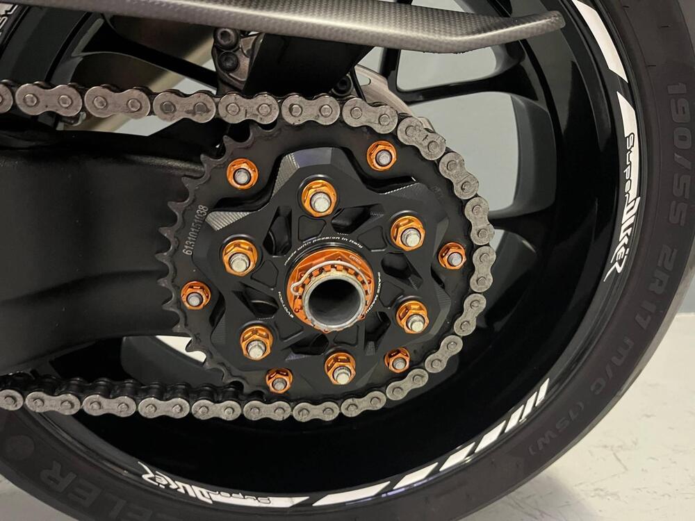 KTM 1290 Super Duke R (2019) (15)