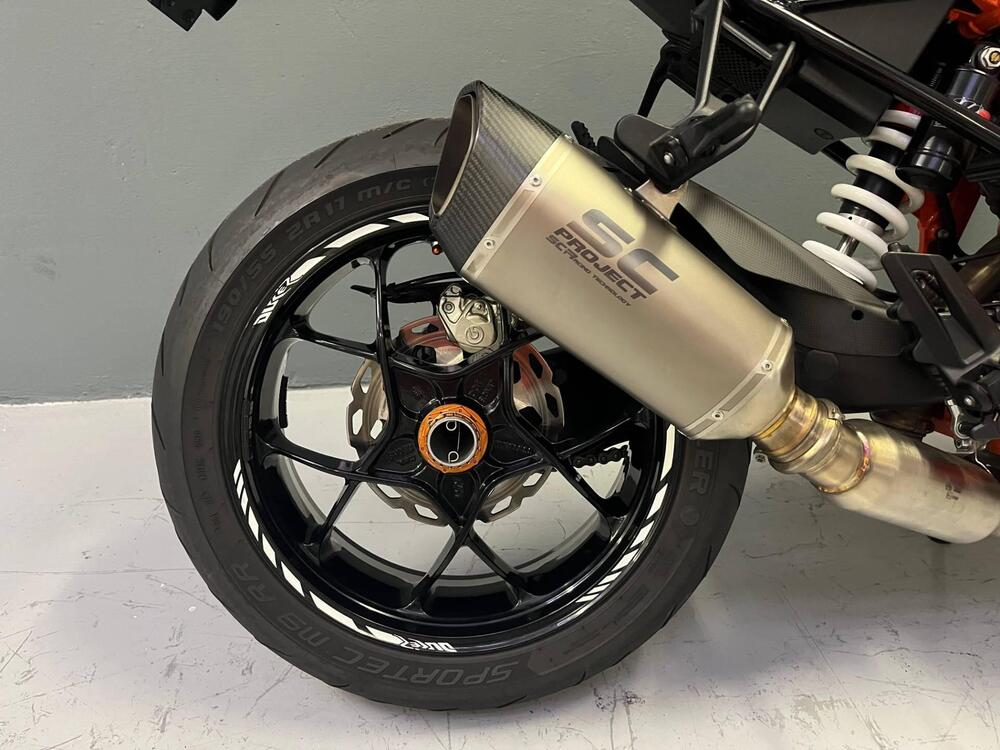 KTM 1290 Super Duke R (2019) (16)