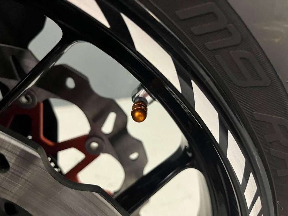 KTM 1290 Super Duke R (2019) (17)