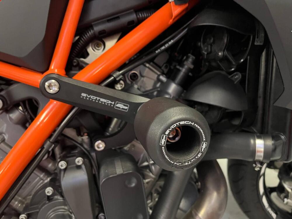 KTM 1290 Super Duke R (2019) (18)
