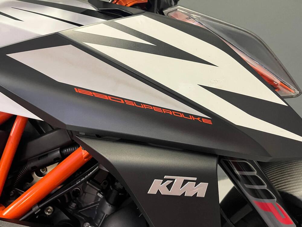KTM 1290 Super Duke R (2019) (19)