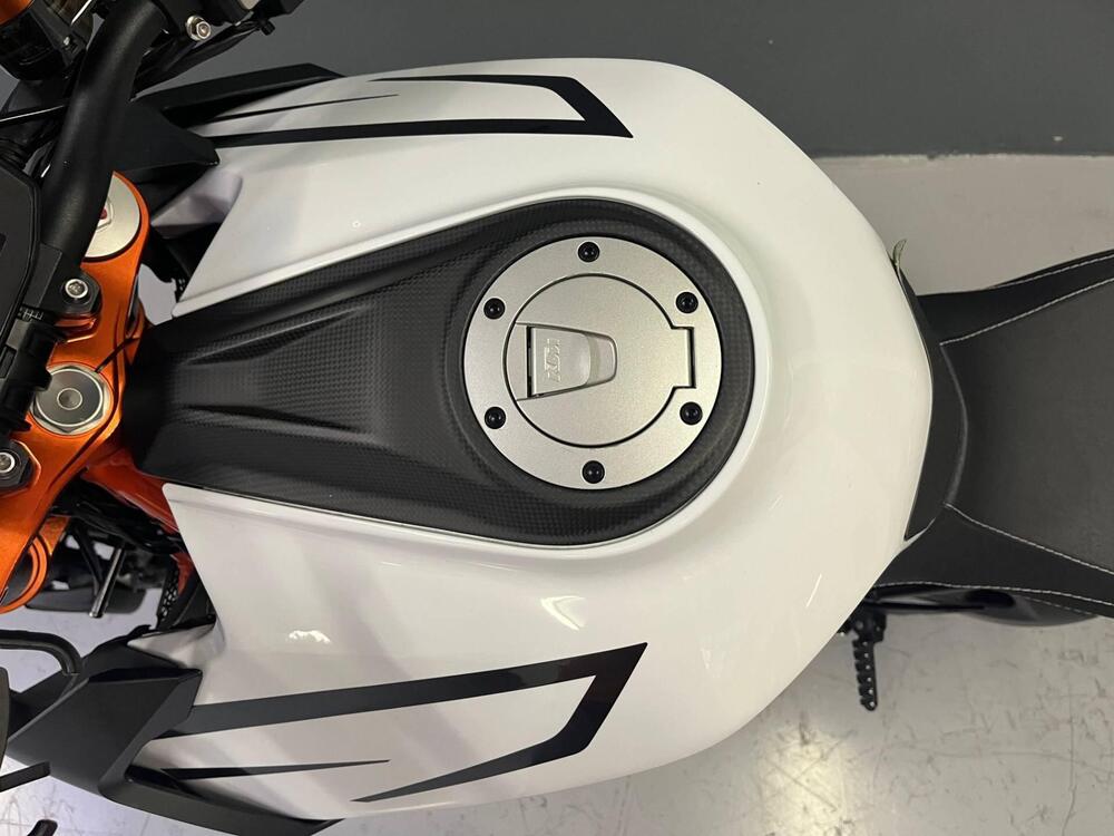 KTM 1290 Super Duke R (2019) (11)