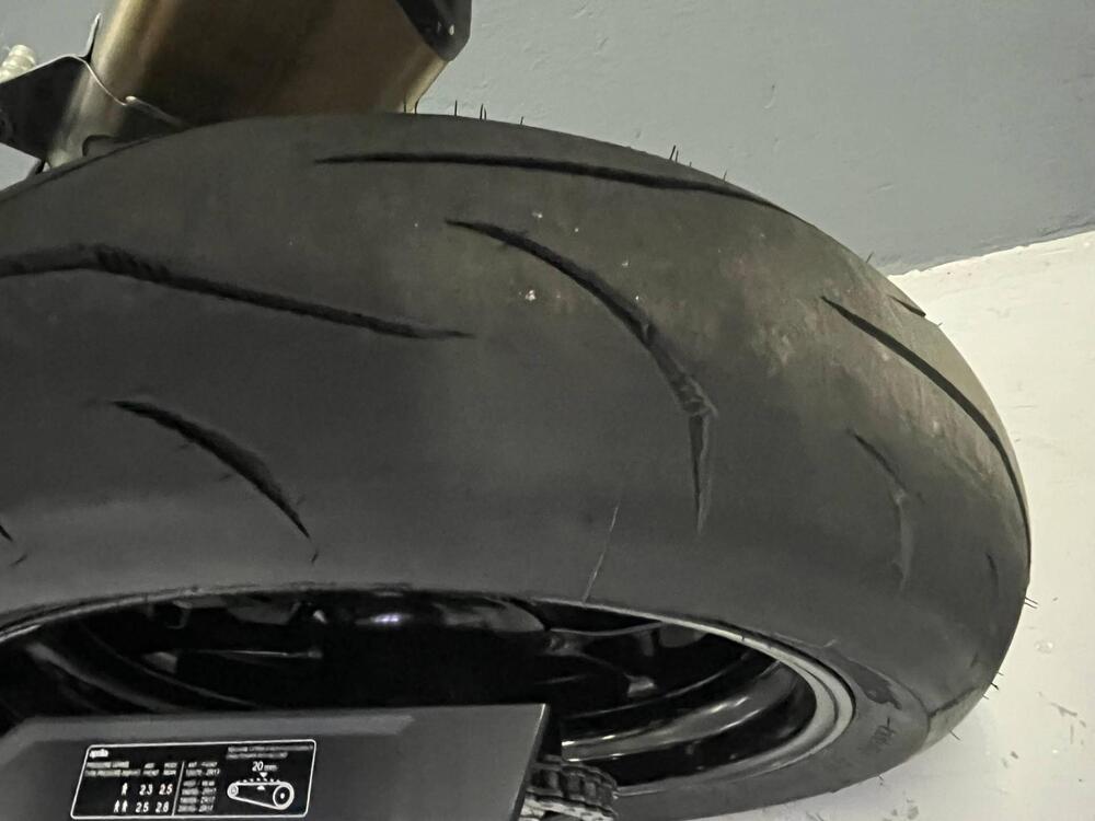 Aprilia Tuono V4 (2021 - 24) (14)