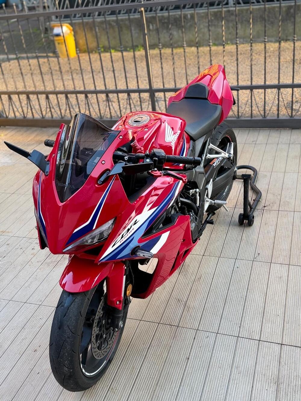 Honda CBR 650 R E-Clutch (2024 - 26) (4)