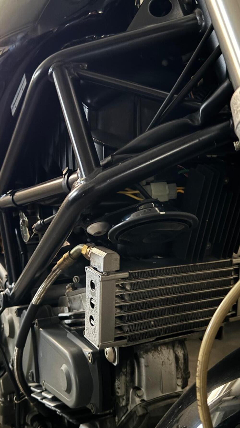 Ducati Monster 900 City Dark I.E. (1999 - 02) (3)