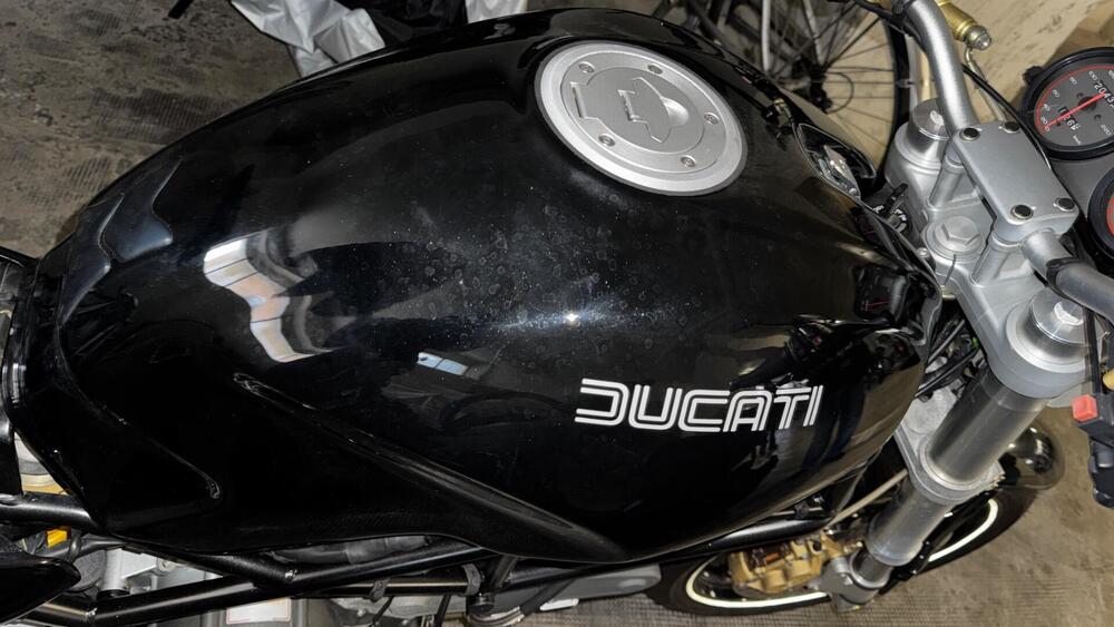 Ducati Monster 900 City Dark I.E. (1999 - 02) (7)