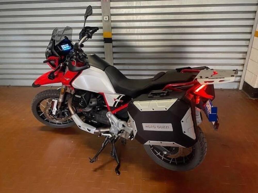 Moto Guzzi V85 TT Evocative Graphics (2021 - 23)