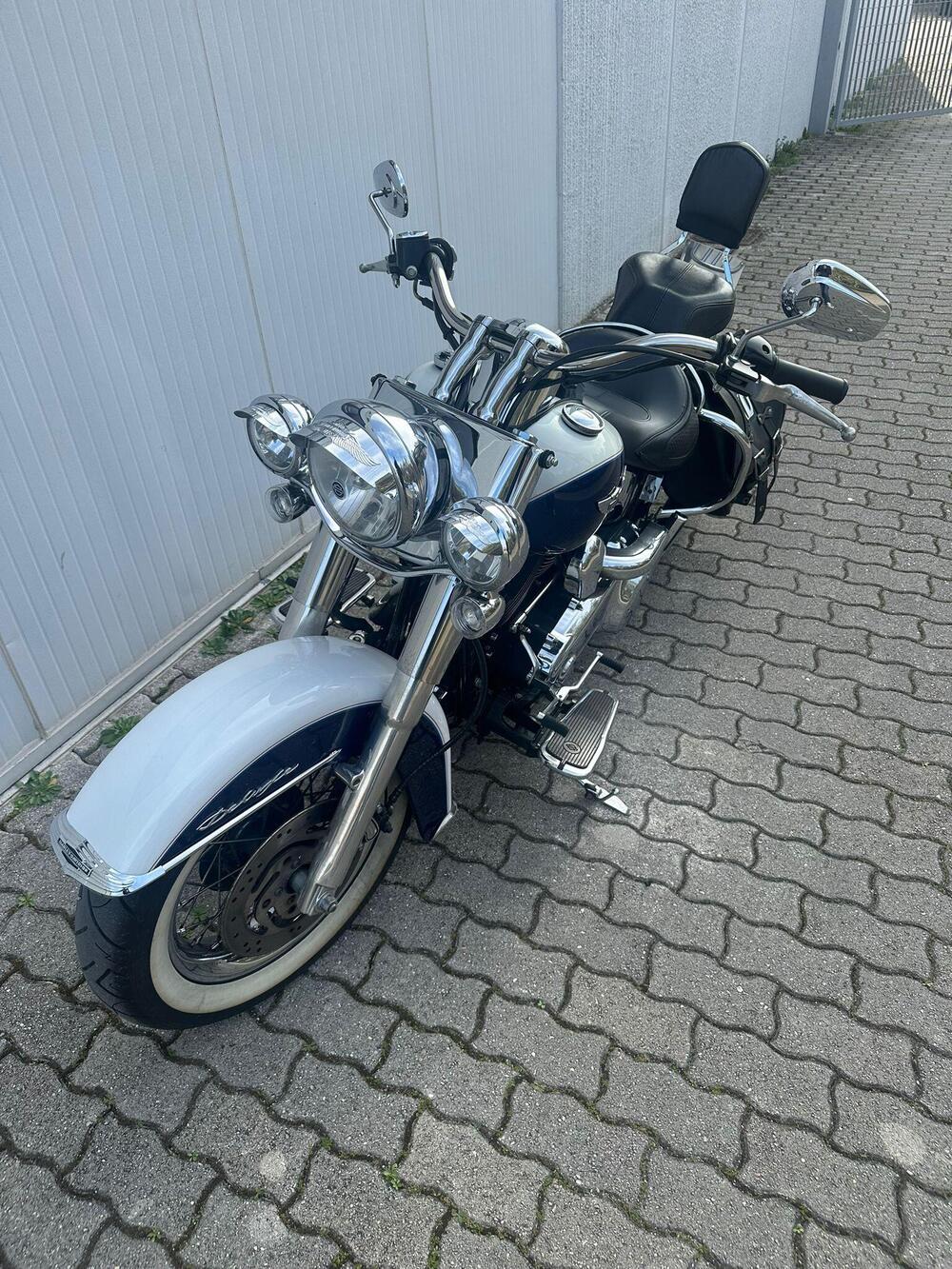 Harley-Davidson 1584 Deluxe (2007 - 08) - FLSTN (4)