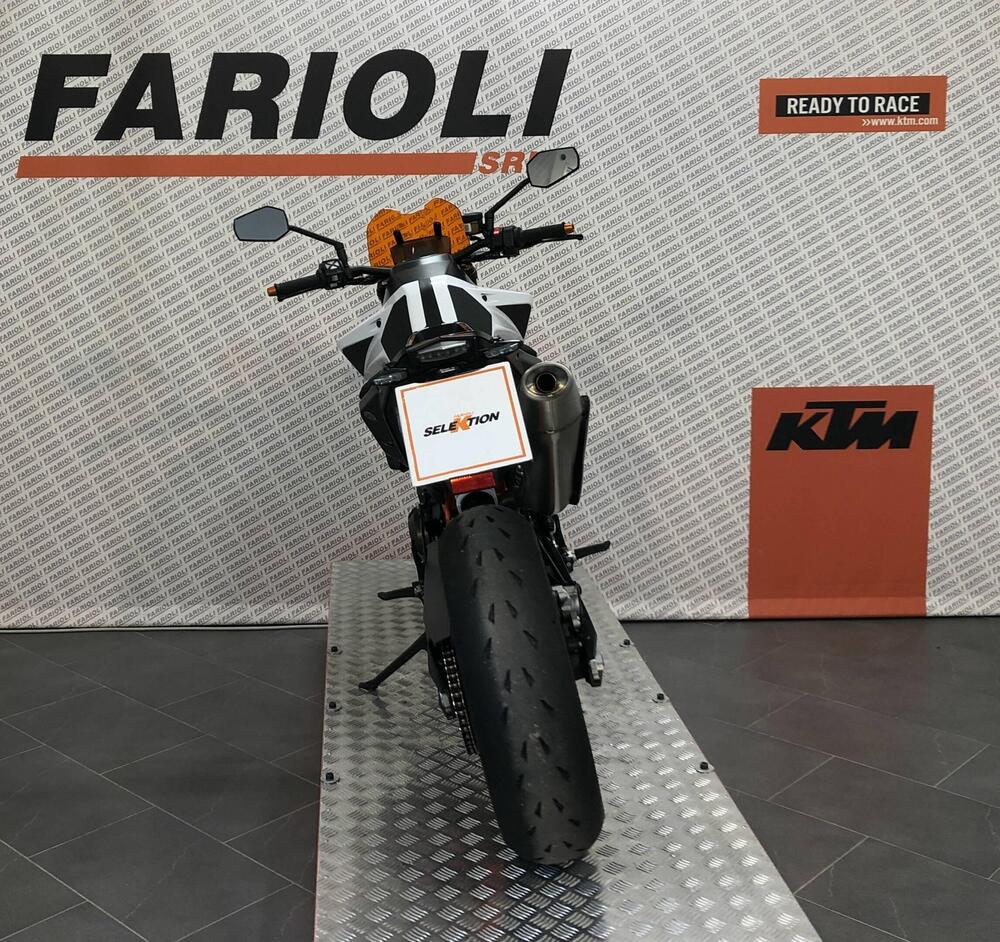 KTM 890 Duke R (2021) (3)