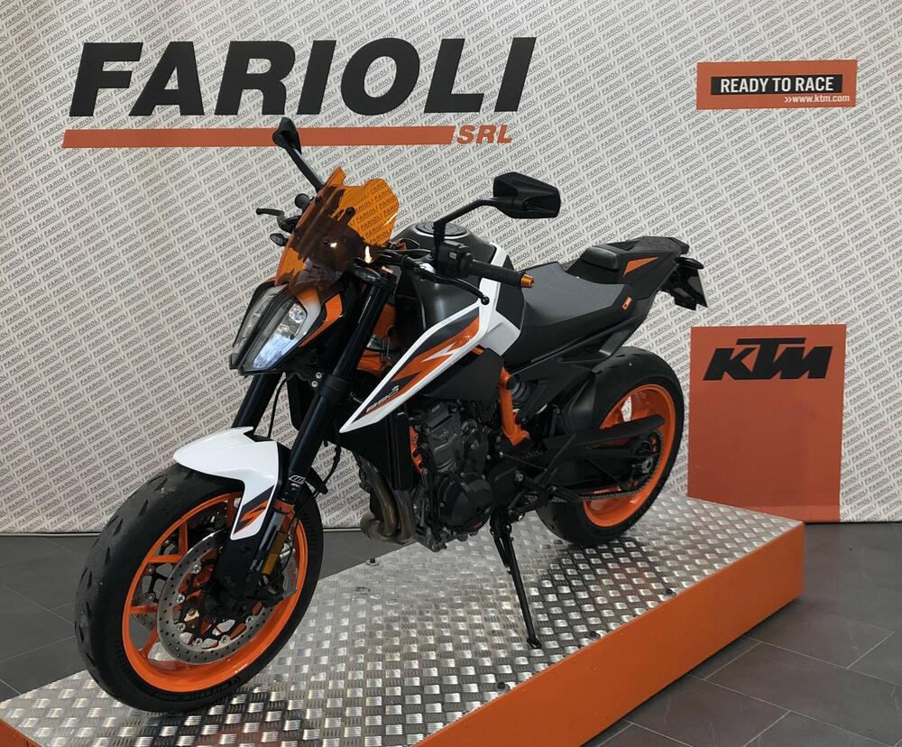 KTM 890 Duke R (2021) (6)