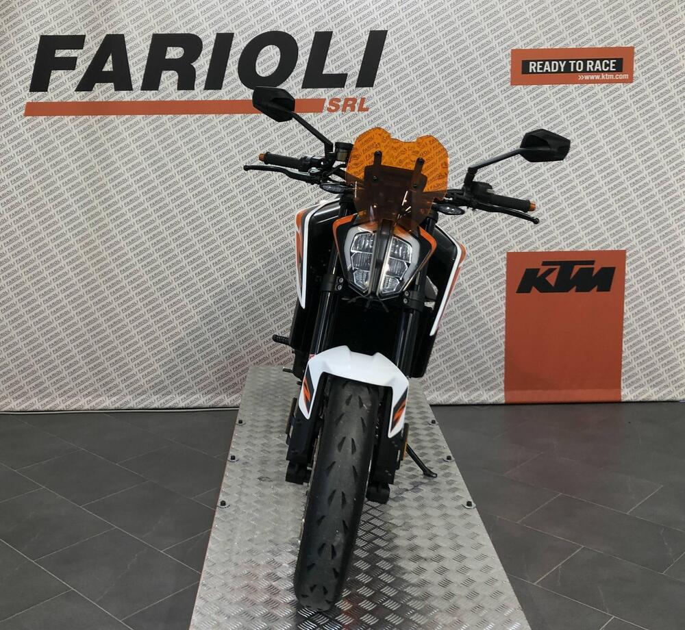 KTM 890 Duke R (2021) (7)