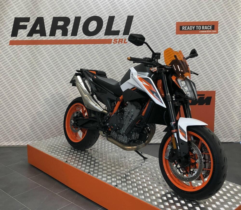KTM 890 Duke R (2021) (8)