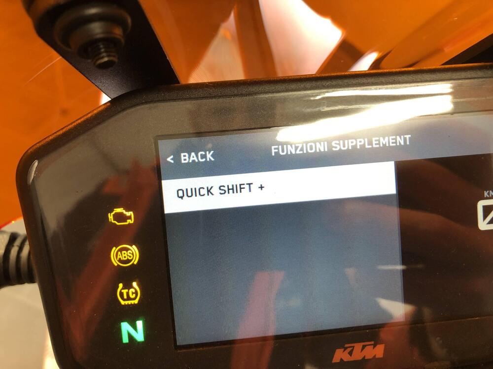 KTM 890 Duke R (2021) (15)