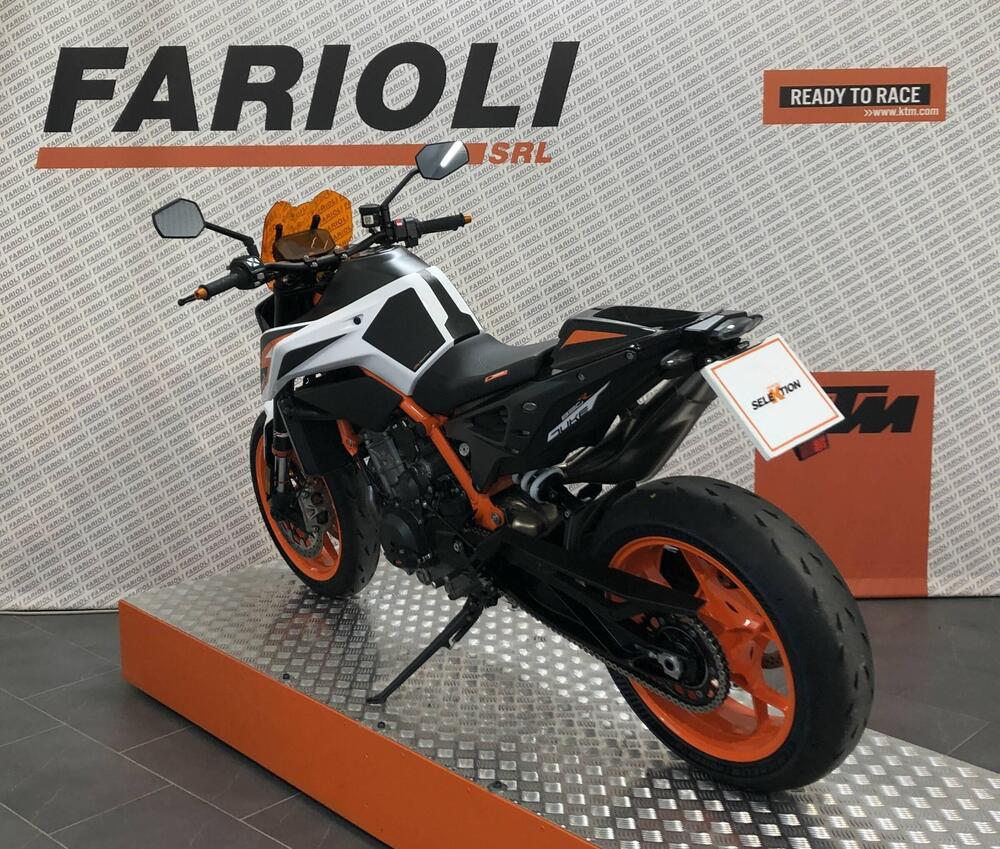 KTM 890 Duke R (2021) (20)