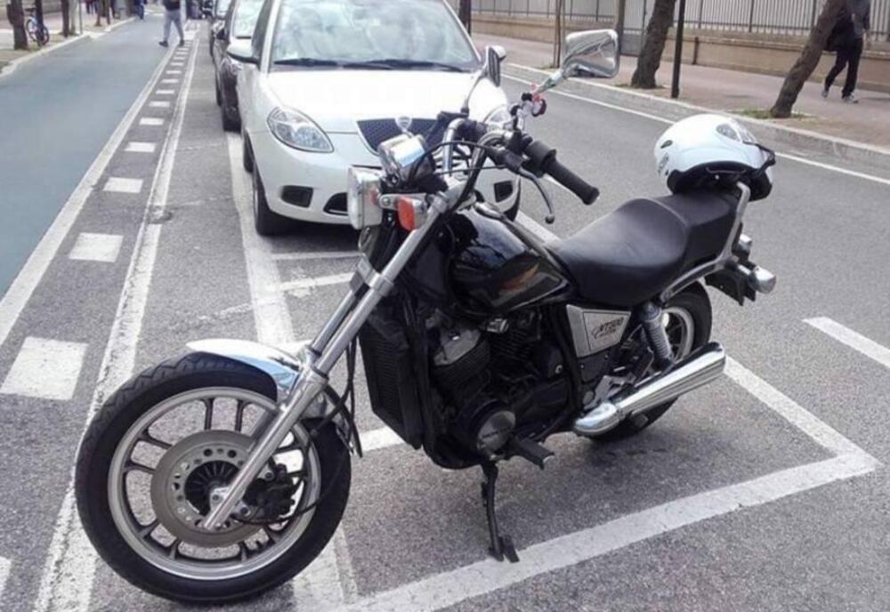 Honda VT 500 CUSTOM (2)