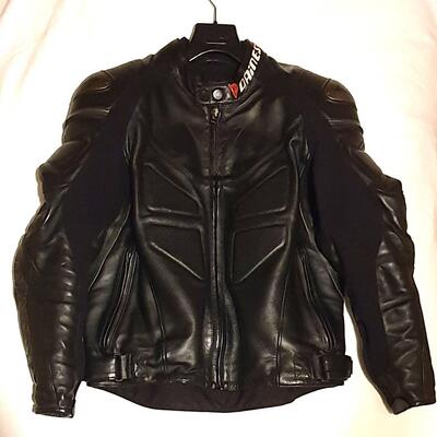 Giacca moto in pelle Dainese Avro C2