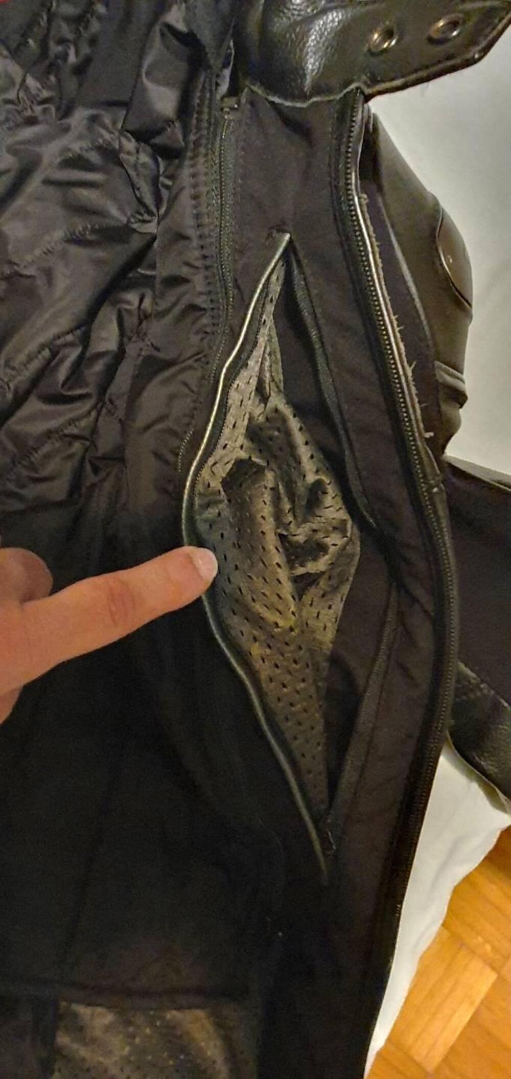 Giacca moto in pelle Dainese Avro C2 (4)