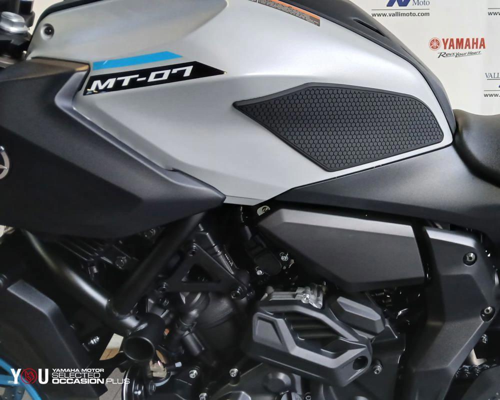 Yamaha MT-07 Y-AMT (2025 - 26) (3)