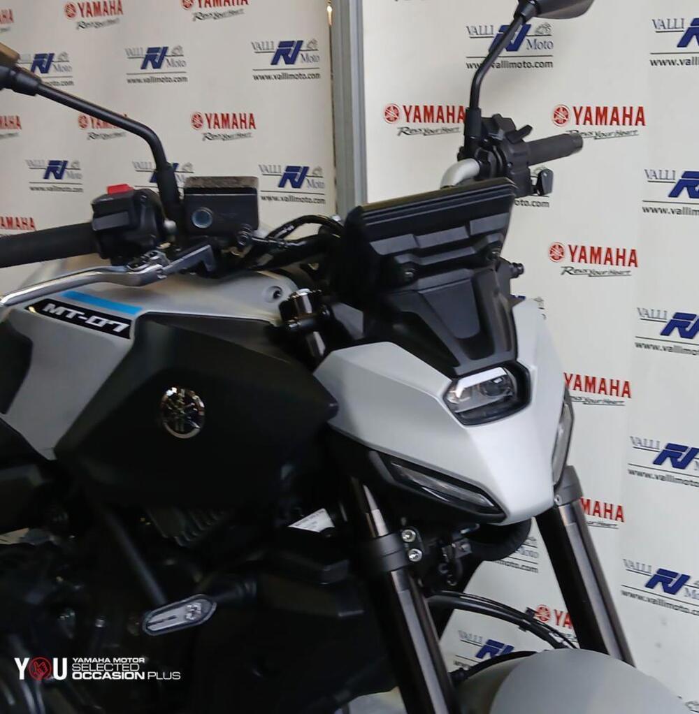 Yamaha MT-07 Y-AMT (2025 - 26) (6)