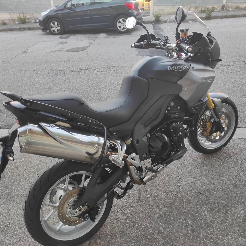 Triumph Tiger 1050 SE ABS (2006 - 13) (2)