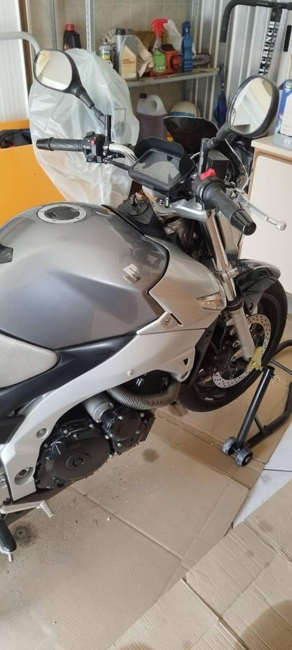 Suzuki GSR 600 (2006 - 11) (7)