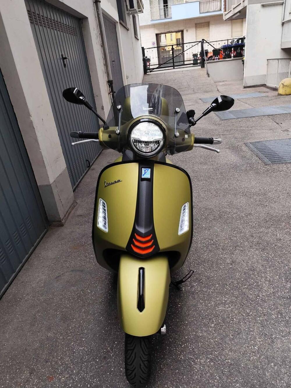 Vespa GTS 300 Super Sport (2023 - 24) (2)