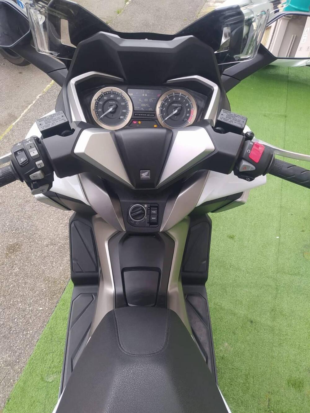 Honda Forza 350 Deluxe (2022 - 24) (9)