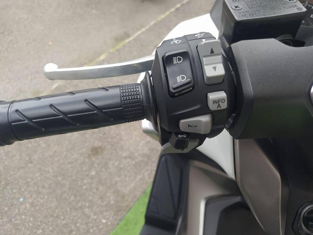 Honda Forza 350 Deluxe (2022 - 24) (10)