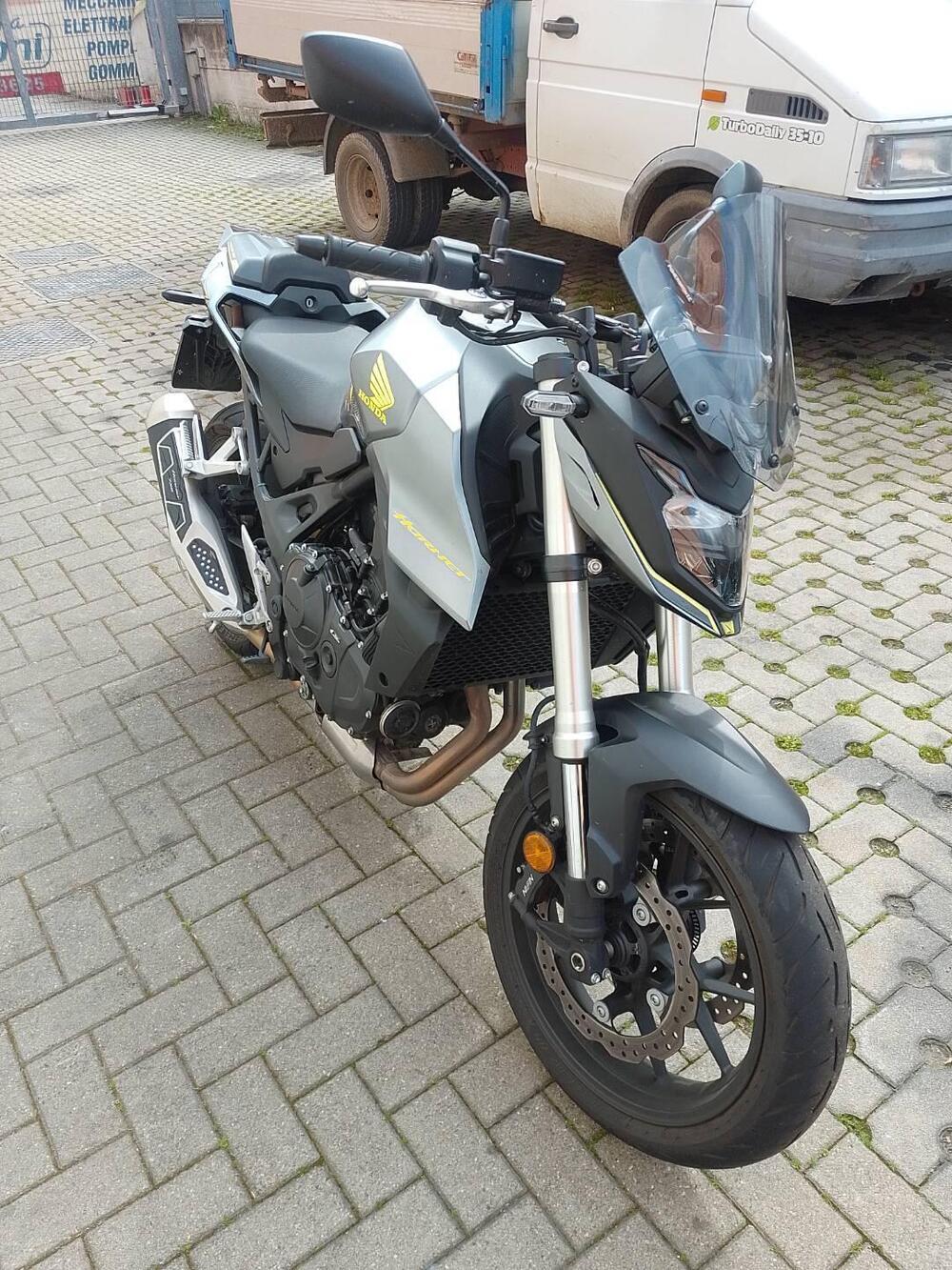 Honda CB 750 Hornet (2023 - 24) (4)