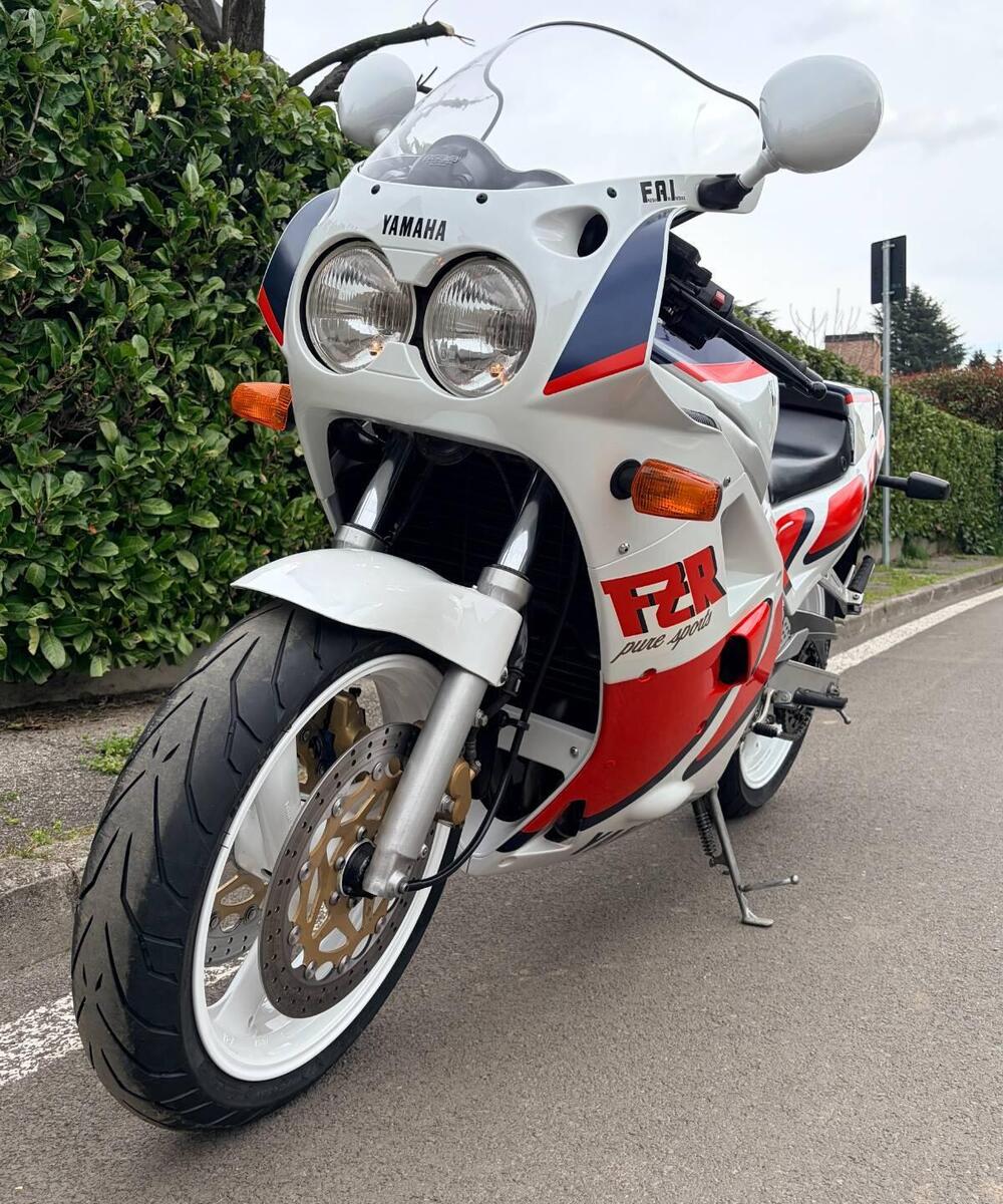 Yamaha FZR 1000 (1987 - 88) (2)