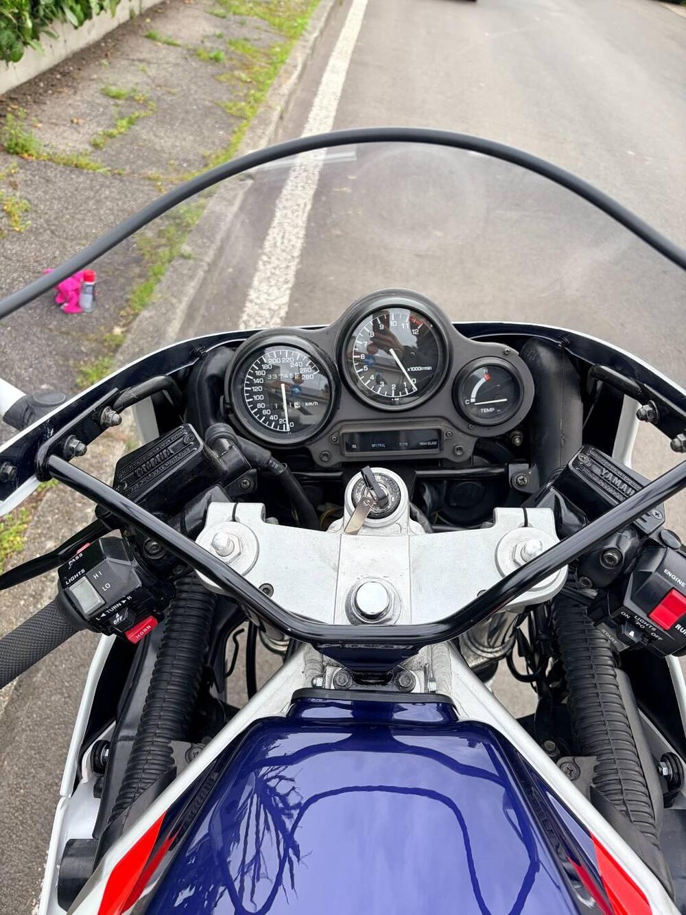 Yamaha FZR 1000 (1987 - 88) (5)