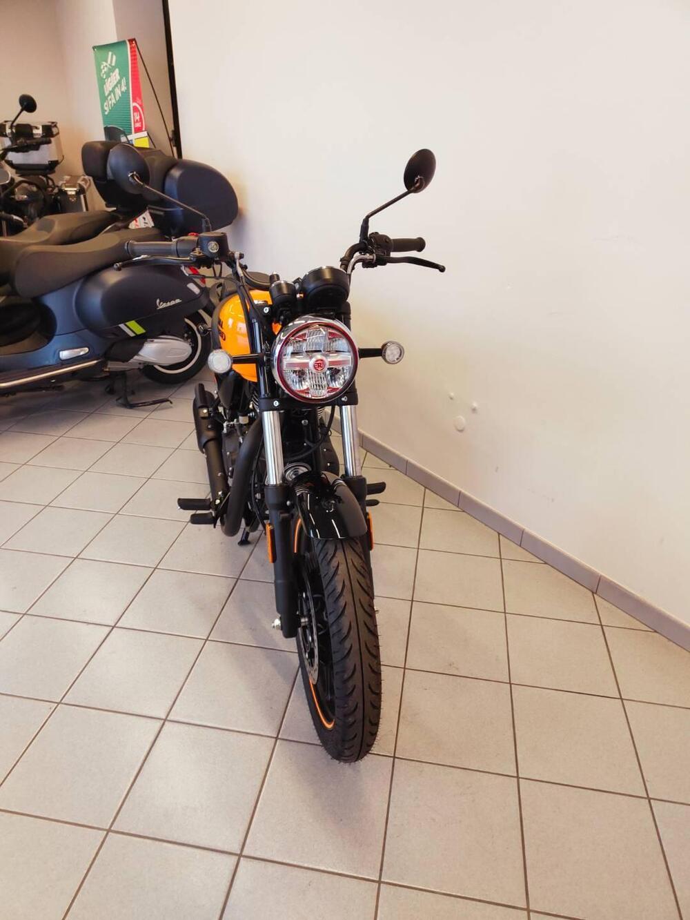 Royal Enfield Meteor 350 (2021 - 26) (15)