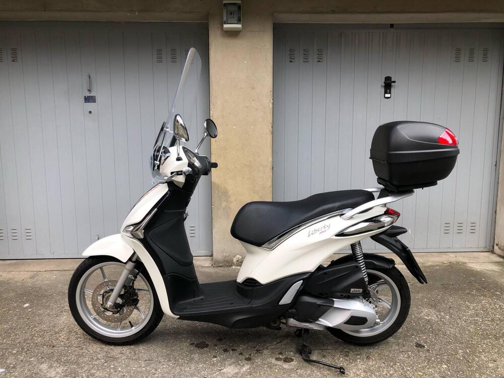 Piaggio Liberty 150 i-get ABS (2016) (3)