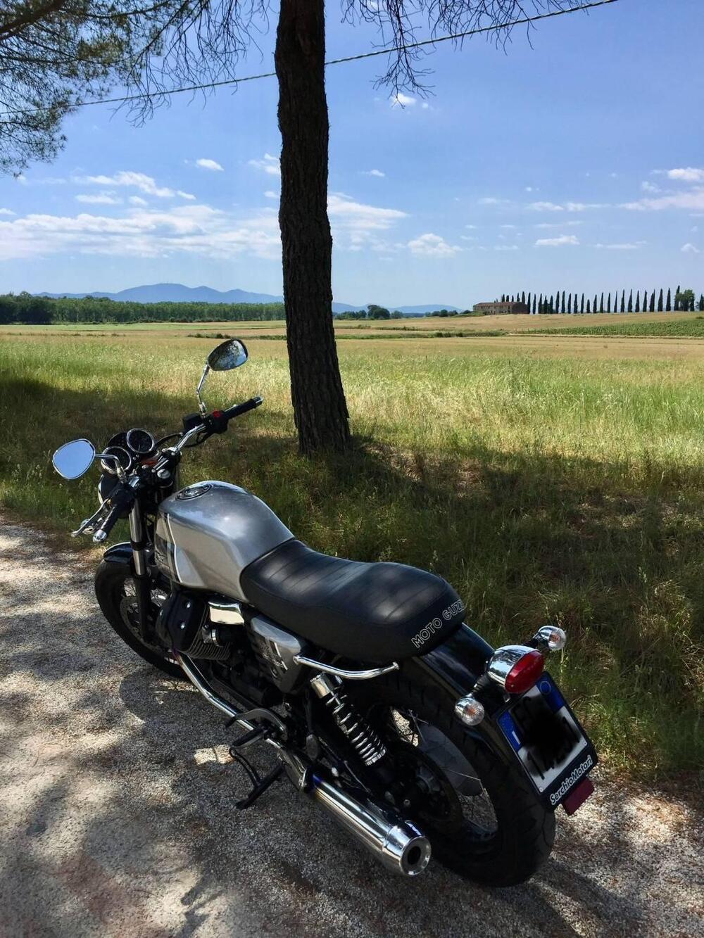 Moto Guzzi V7 II Special (2015 - 17) (2)