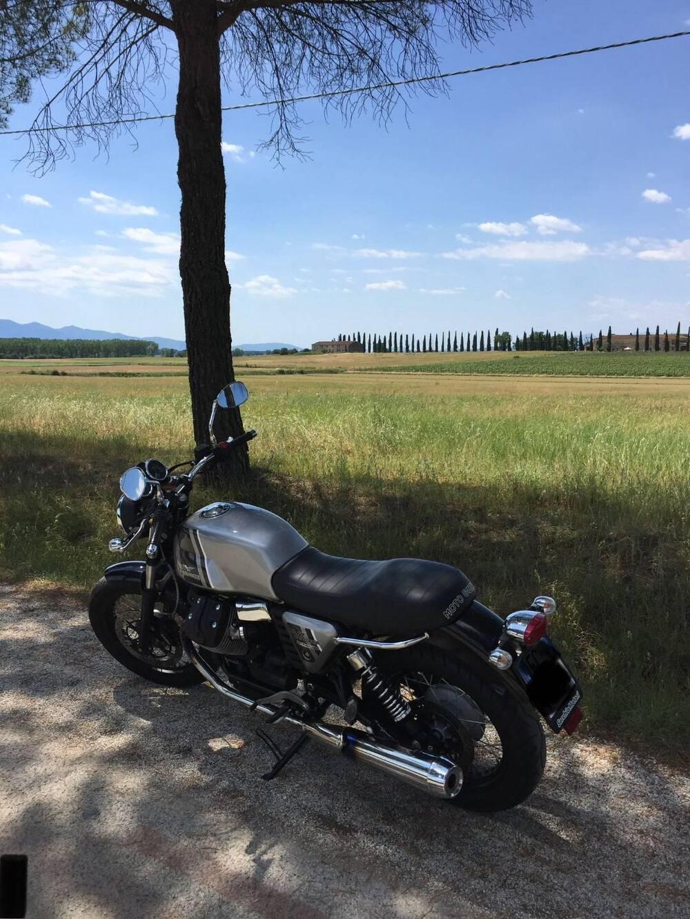 Moto Guzzi V7 II Special (2015 - 17) (3)