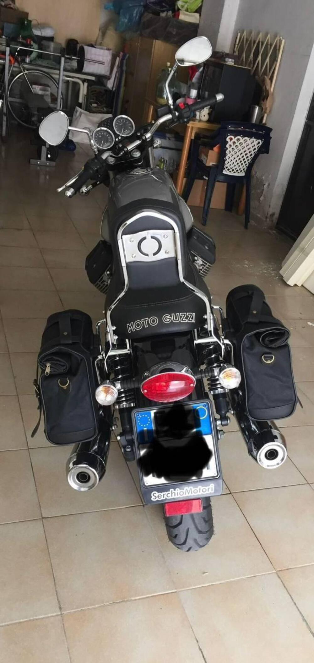 Moto Guzzi V7 II Special (2015 - 17) (5)