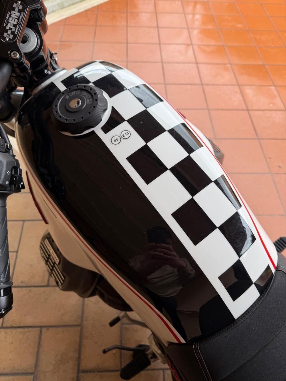 Moto Guzzi V7 Stone Ten (2024 - 25) (9)