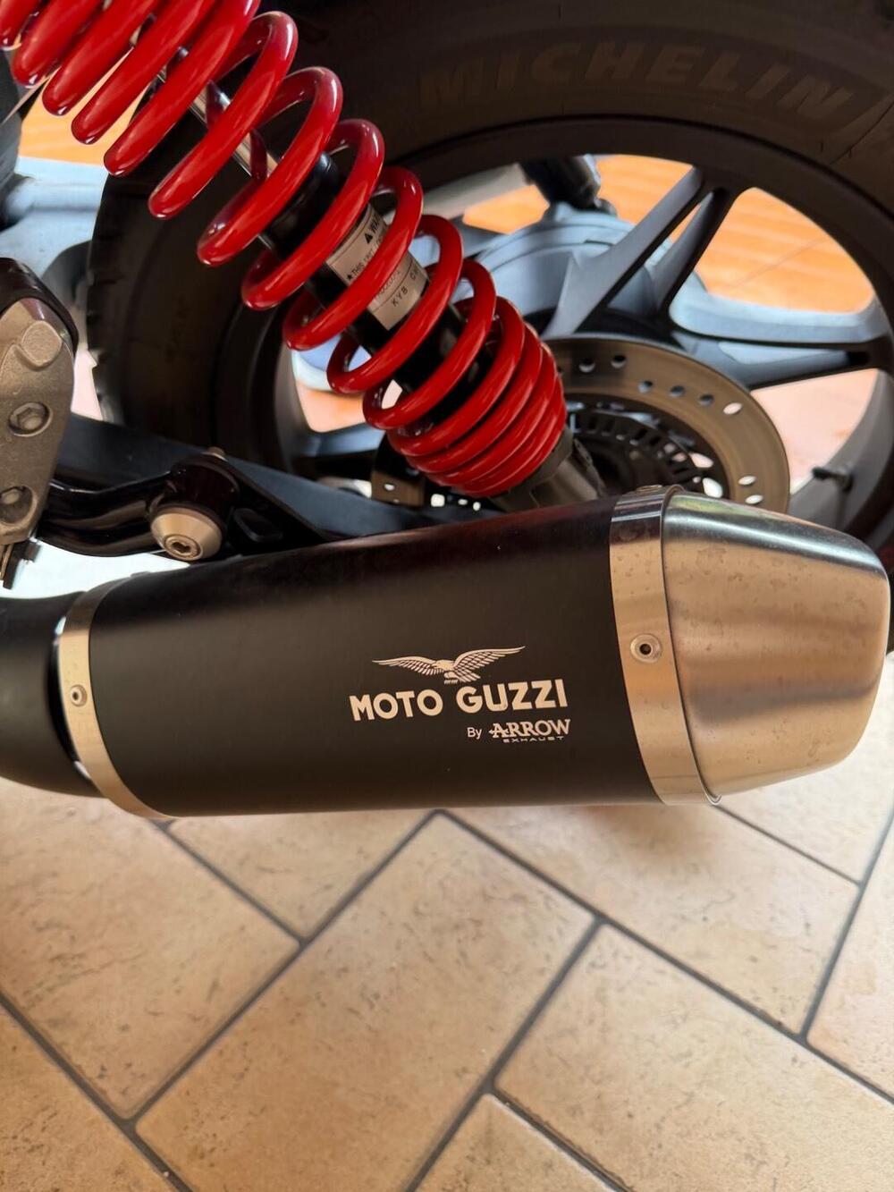 Moto Guzzi V7 Stone Ten (2024 - 25) (11)