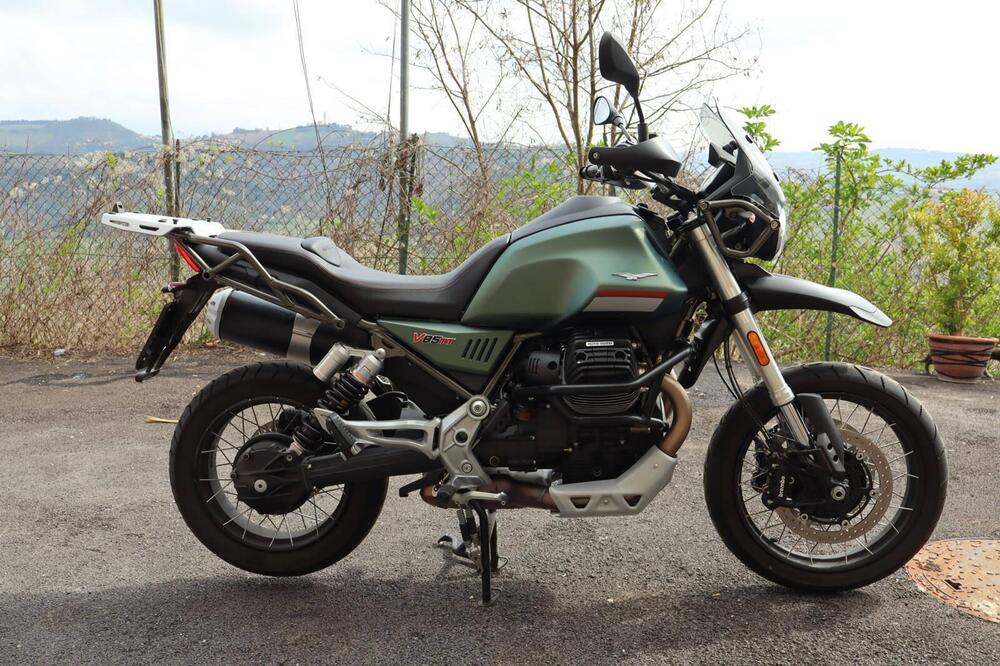 Moto Guzzi V85 TT (2024 - 26) (3)