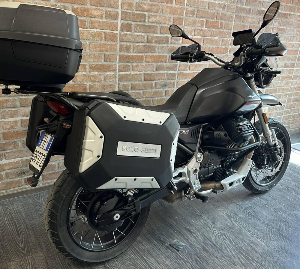 Moto Guzzi V85 TT (2021 - 23) (13)