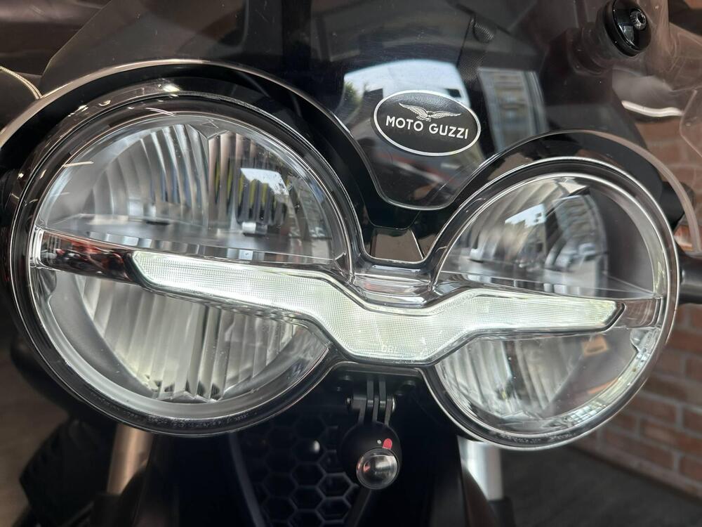 Moto Guzzi V85 TT (2021 - 23) (17)