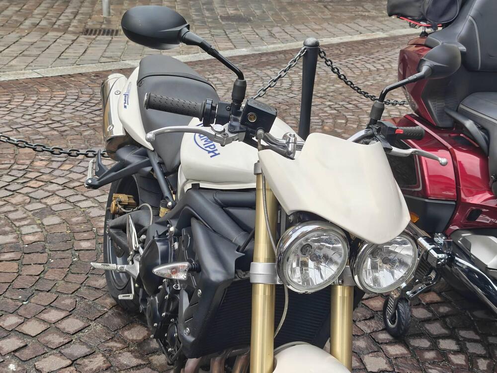 Triumph Street Triple (2007 - 12) (8)