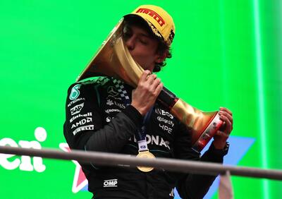 F1. Nato per vincere: Andrea Kimi Antonelli trionfa a Shanghai, con l'assist delle Ferrari di Hamilton e Leclerc