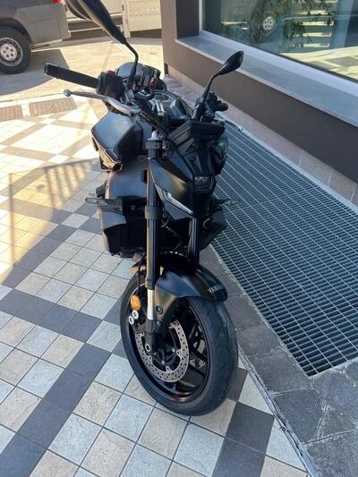 Yamaha MT-09 (2024 - 26) usata