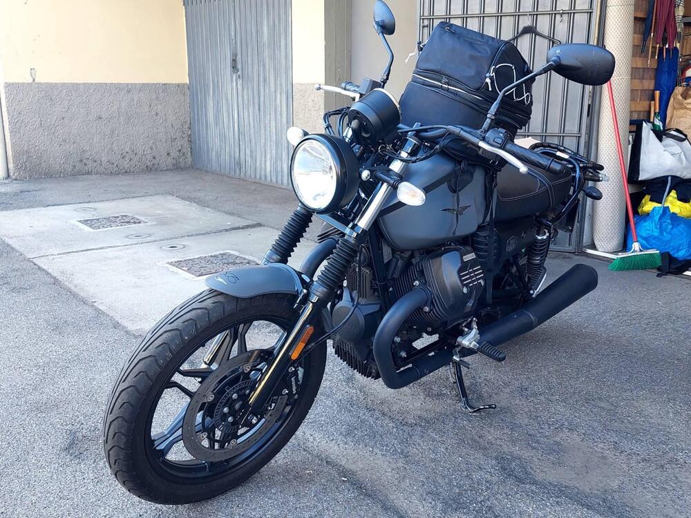 Moto Guzzi V7 III Stone (2017 - 20) (6)